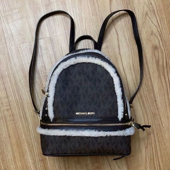 Michael Kors Signature Rhea Zip Backpack EUC - Picture 1 of 11